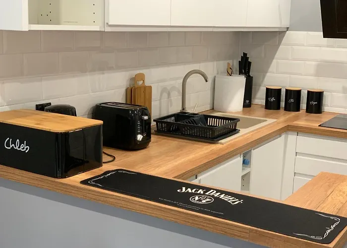 Czarny Kon I Bialy Kon Black Horse & White Horse كاميين غورا